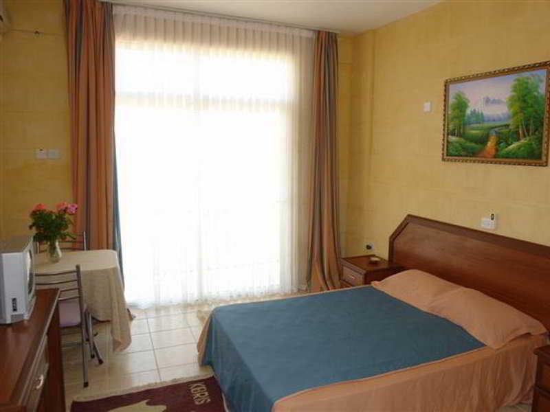 Lapida Garden Hotel Lapithos  Ngoại thất bức ảnh
